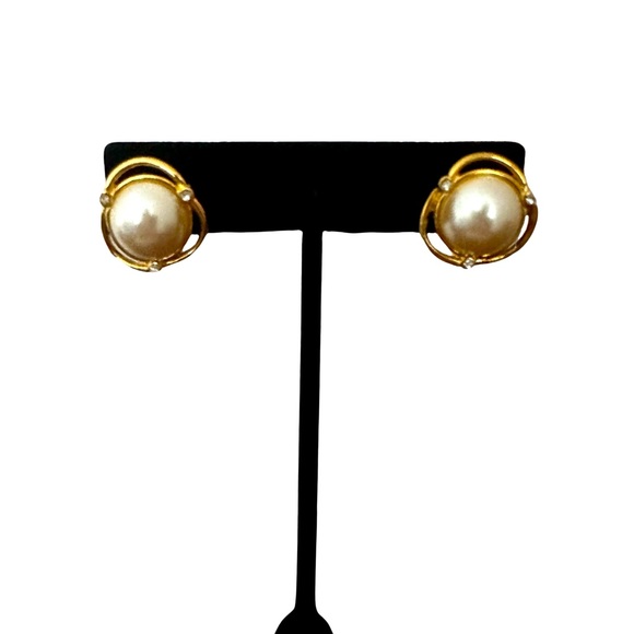 Monet Jewelry - Vintage Monet faux pearl pierced earrings